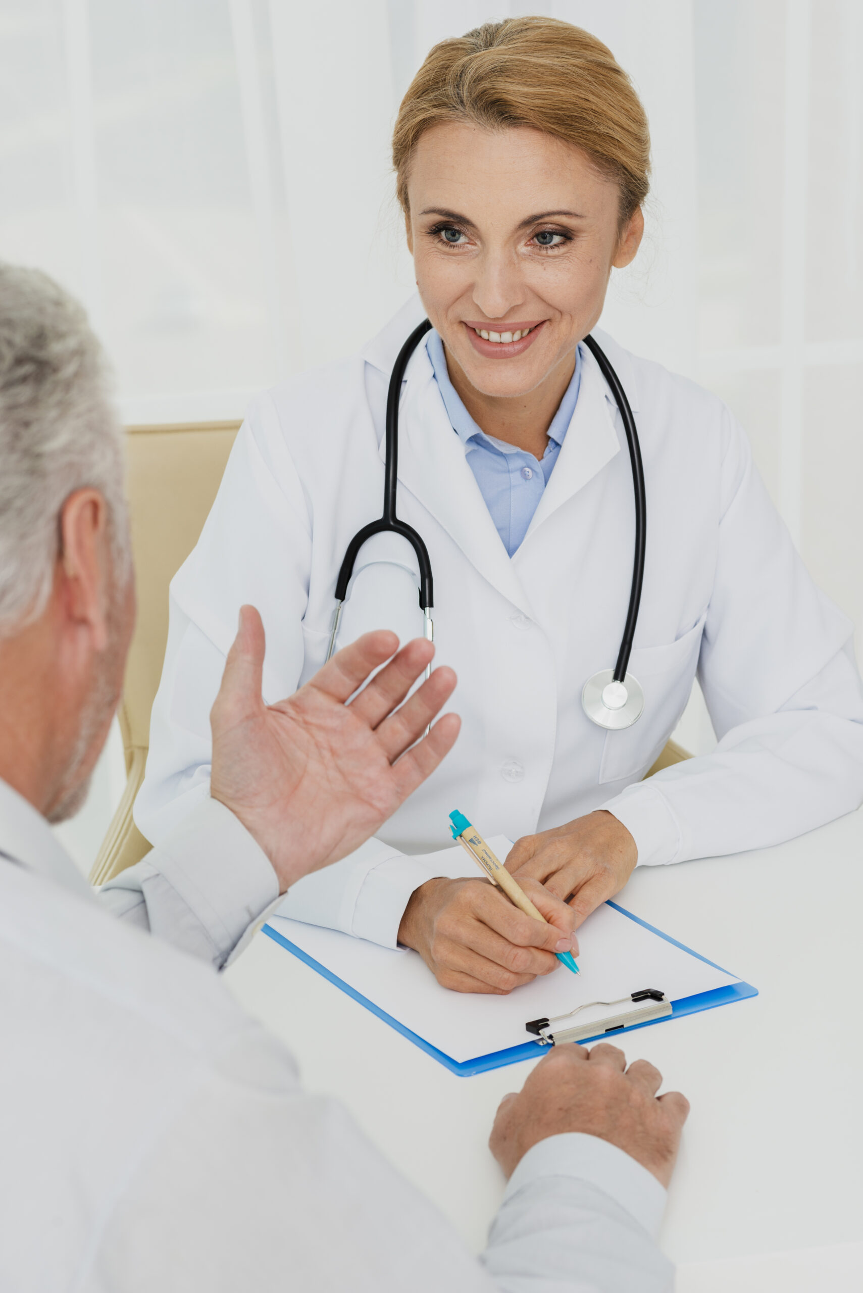 doctor-having-conversation-with-patient