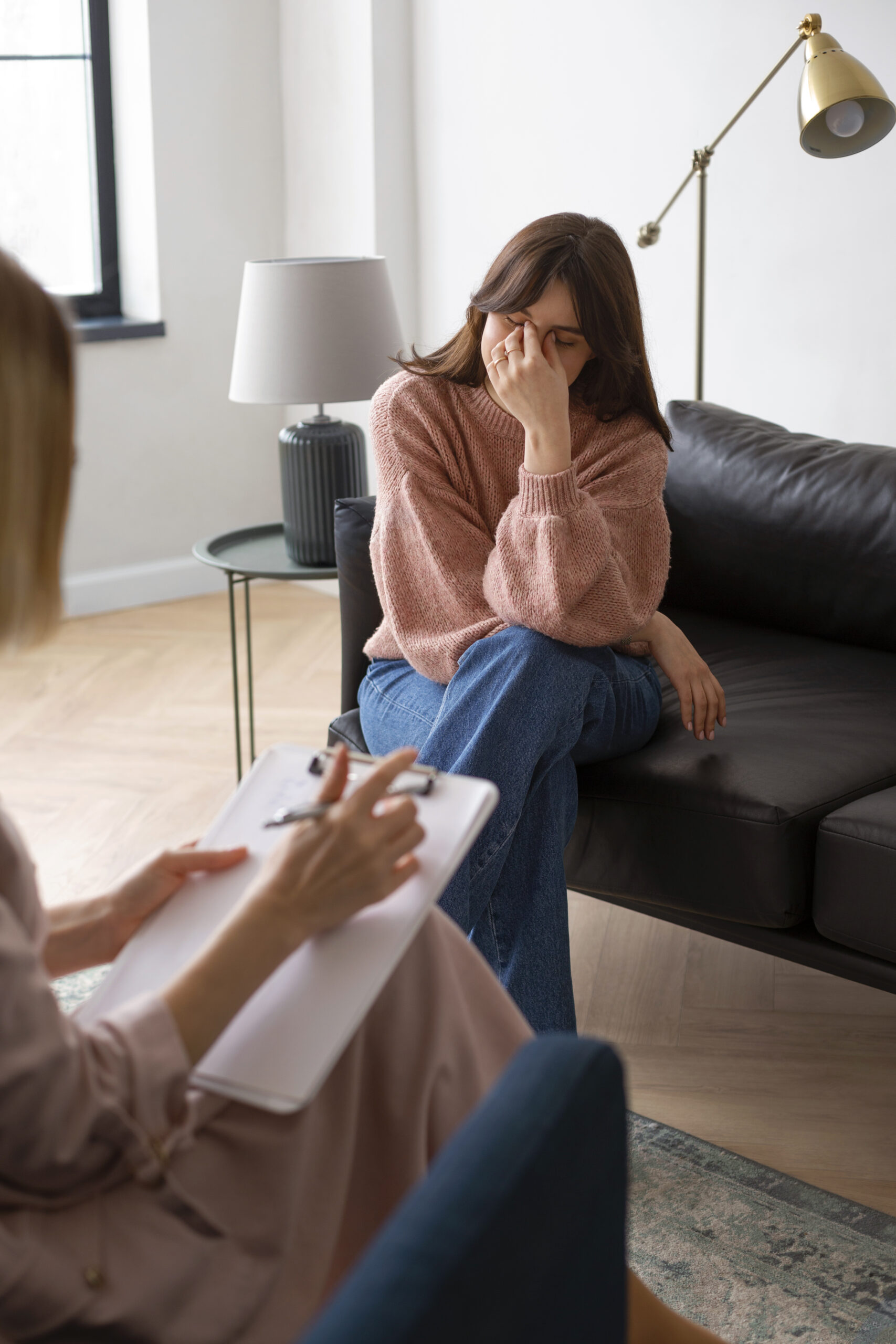 front-view-woman-therapy